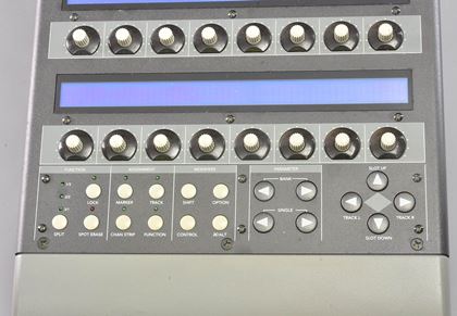 Mackie-Control C4 MIDI DAW controller